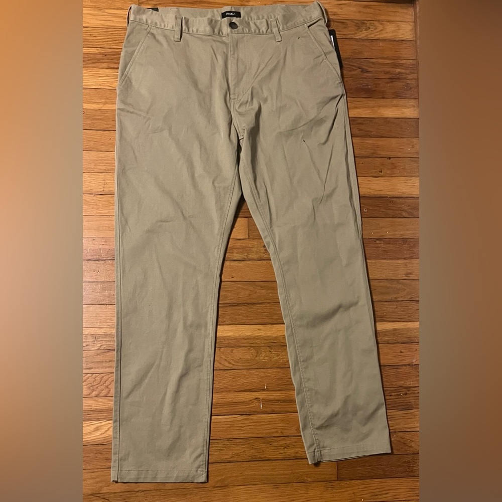 RVCA khaki pants NWT size 36 inseam 31”